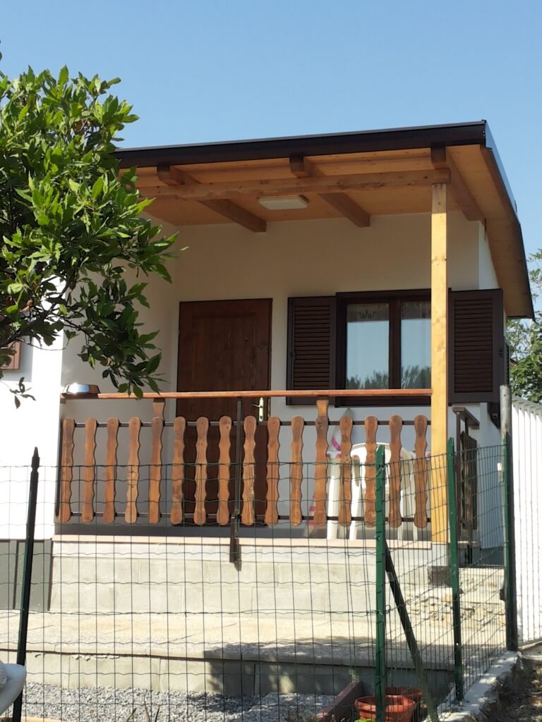 Terrazza Di Un Bungalow Costruito Da Geema2srl